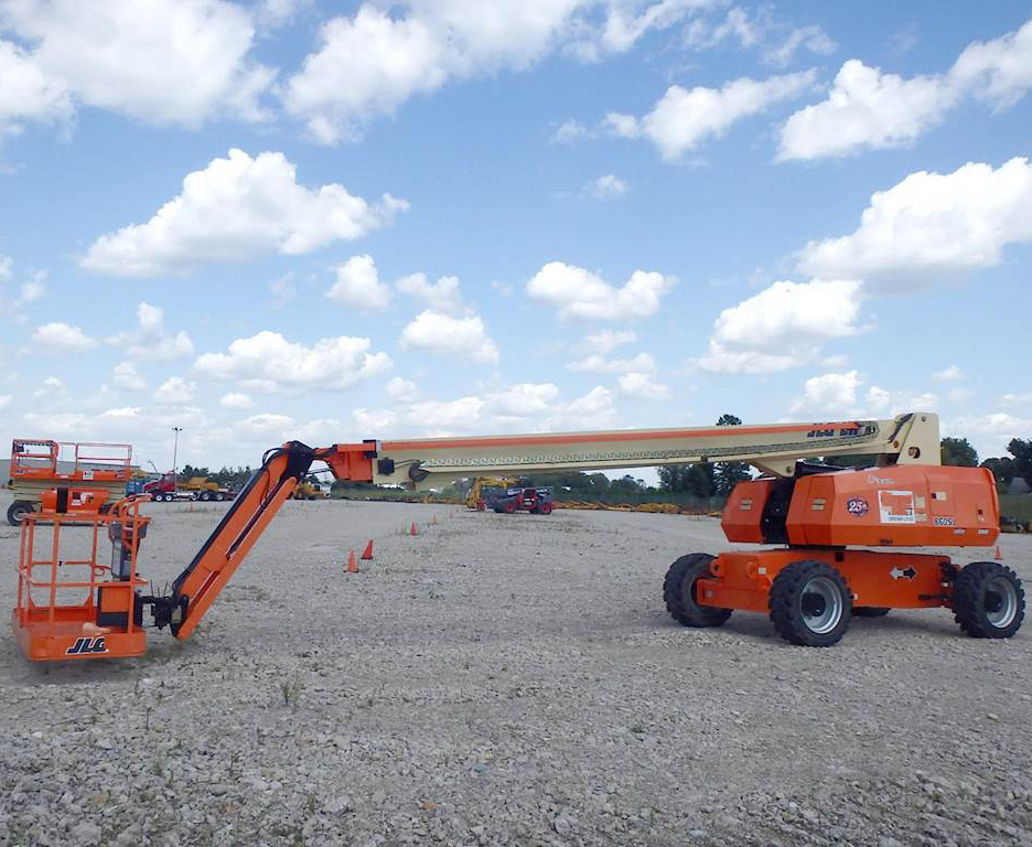 Kiểm tra xe nâng người JLG 860SJ